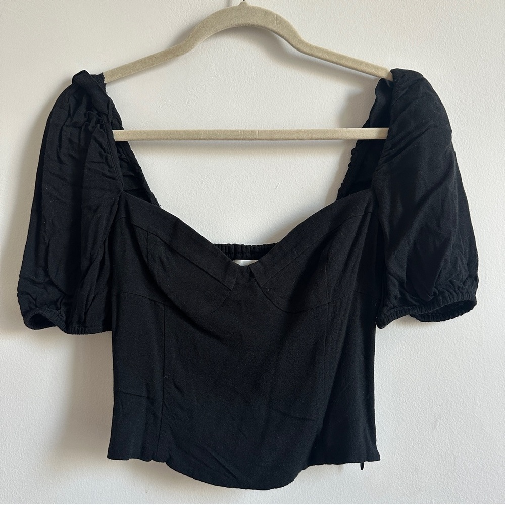 Aritzia Black Puff Sleeve Crop Top